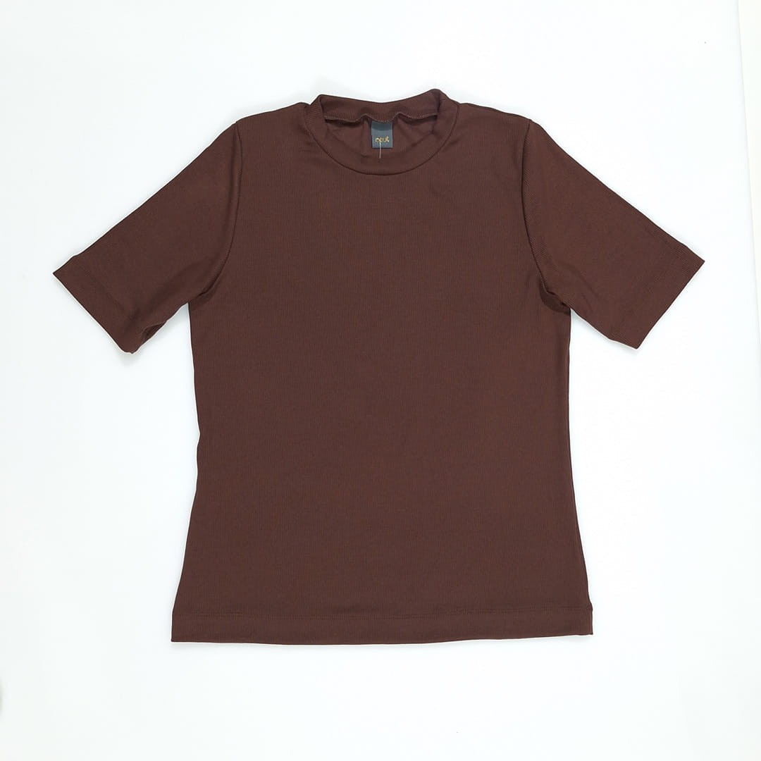 Czekoladowy wiskozowy półgolf z krótkim rękawem (1055-K-czek.jpg) - sklep z ubraniami Nosi Ci Się