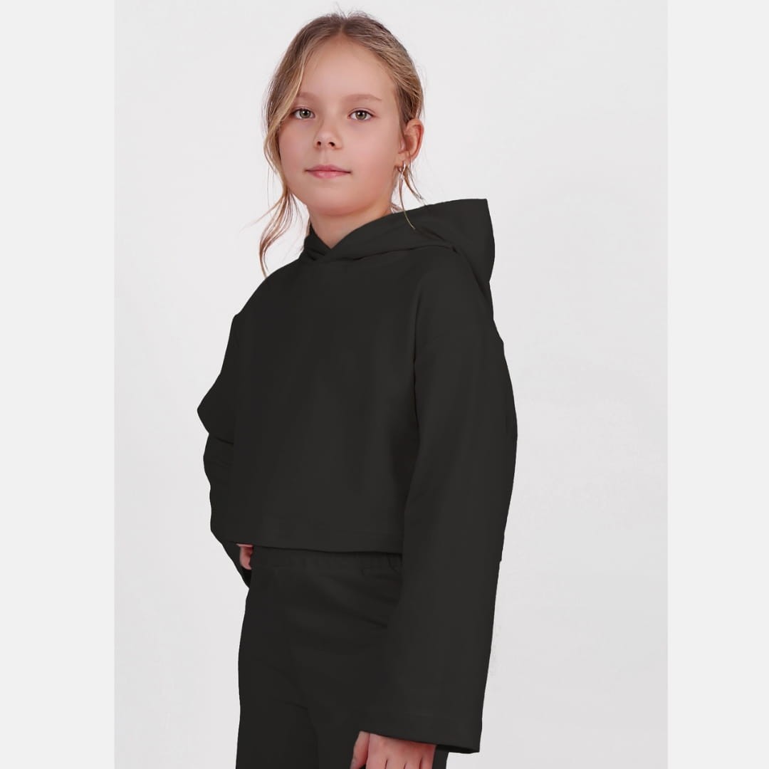 Czarna krótka bluza (1199-D4-czar1.jpg) - sklep z ubraniami Nosi Ci Się